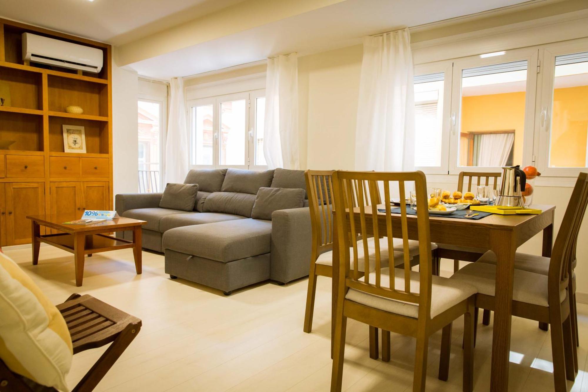 Apartments Holidays2Malaga City Center Exterior photo